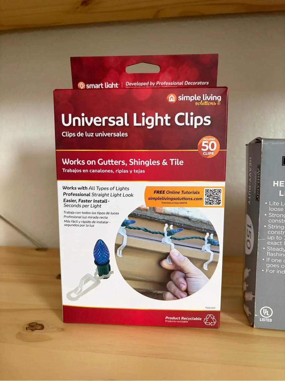 Universal Light Clips & 150-Light Clear Heavy-Duty Set